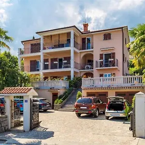 Rona Ani Apartman Ičići