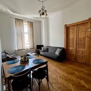  Apartament Plac Szczepanski / Old Town Polska