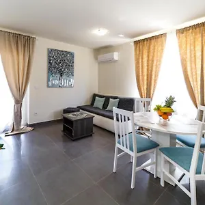 Leondori Apartman Krk Town